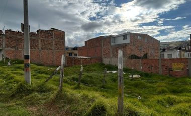 SE VENDE LOTE EN PRADOS DE HUNZA