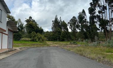 SE VENDE LOTE SOBRE LA DOBLE CALZADA DE TUNJA