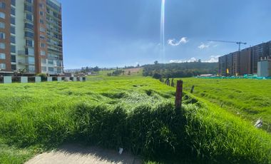 SE VENDE LOTE SOBRE LA AVENIDA UNIVERSITARIA TUNJA