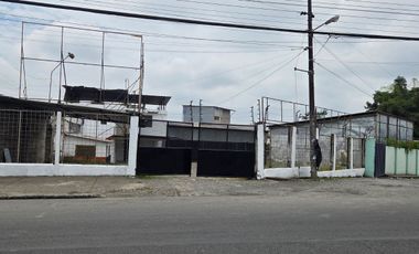 VENTA TERRENO USO MIXTO AV. QUEVEDO SANTO DOMINGO