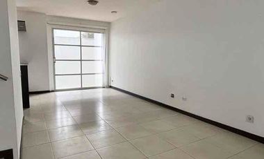 Casa en Venta en Tumbaco, 3 dormitorios, jardin, piscina