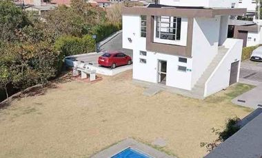 Casa en Venta en Tumbaco, 3 dormitorios, jardin, piscina