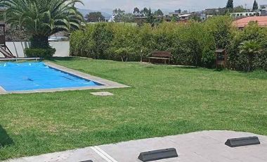 Casa en Venta en Tumbaco, 3 dormitorios, jardin, piscina