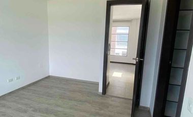 Casa en Venta en Tumbaco, 3 dormitorios, jardin, piscina