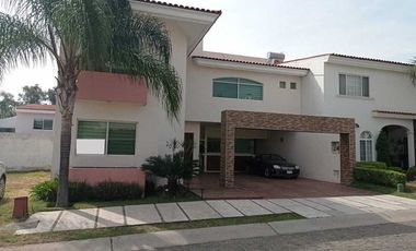 Casa en venta San José del Tajo, condominio los Álamos 1