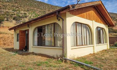 Leon Propiedades vende Parcela con casa en El Pangal, sector Alhué, Curacaví.