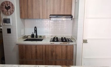 VENDO HERMOSO APARTAMENTO CERCA AL CENTRO COMERCIAL DE LA CUESTA