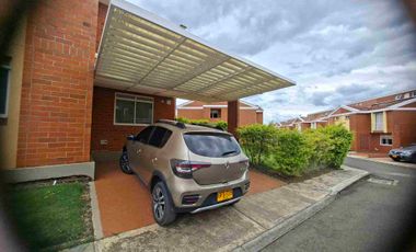 En venta casa esquinera Conjunto cerrado Sendero de Eucaliptos Popayán