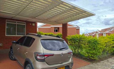 En venta casa esquinera Conjunto cerrado Sendero de Eucaliptos Popayán