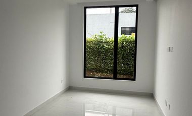 URB. TENIS CLUB CASA DE LUJO EN VENTA