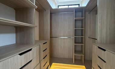 URB. TENIS CLUB CASA DE LUJO EN VENTA