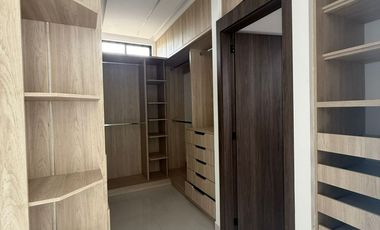 URB. TENIS CLUB CASA DE LUJO EN VENTA