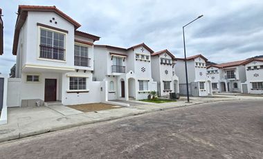 Alquiler de Casa de 2 plantas y 3 Dormitorios de Estreno - Urbanización Terranostra, etapa Bellaterra, Vía a La Costa