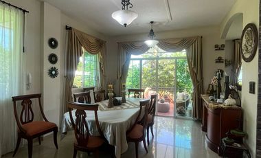 URB. TENIS CLUB CASA DE LUJO EN VENTA