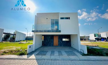 Casa en Venta en Cuautlancingo, Puebla Residcencial cuatro vientos