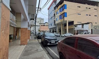 Alquiler Local Comercial en Centro de Guayaquil 35 m² con Baño y Divisiones