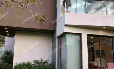 Casa de LUJO EN RENTA