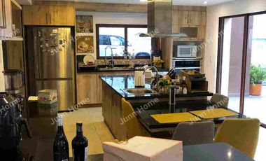 Casa de LUJO EN RENTA