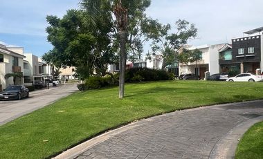 Terreno en Venta en Del Pilar Residencial, entre Ramon Corona y Camino real