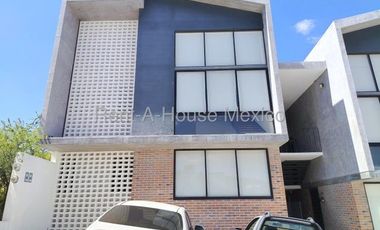 Vendo departamento de 2 niveles en colinas del bosque en privada con amenidades 3 recamaras 3 baños