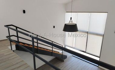 Vendo departamento de 2 niveles en colinas del bosque en privada con amenidades 3 recamaras 3 baños