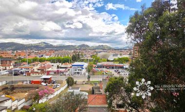 EN VENTA - ESPECTACULAR DEPARTAMENTO CON 4 DORMITORIOS + 4 PARQUEOS