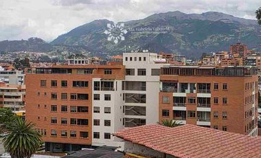 EN VENTA - ESPECTACULAR DEPARTAMENTO CON 4 DORMITORIOS + 4 PARQUEOS