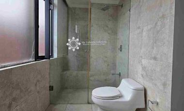 EN VENTA - ESPECTACULAR DEPARTAMENTO CON 4 DORMITORIOS + 4 PARQUEOS