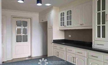 EN VENTA - ESPECTACULAR DEPARTAMENTO CON 4 DORMITORIOS + 4 PARQUEOS