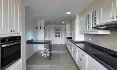 EN VENTA - ESPECTACULAR DEPARTAMENTO CON 4 DORMITORIOS + 4 PARQUEOS