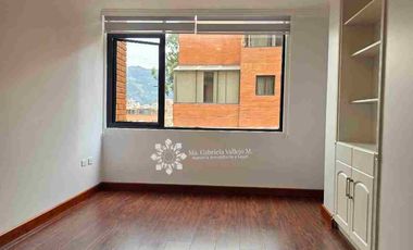 EN VENTA - ESPECTACULAR DEPARTAMENTO CON 4 DORMITORIOS + 4 PARQUEOS