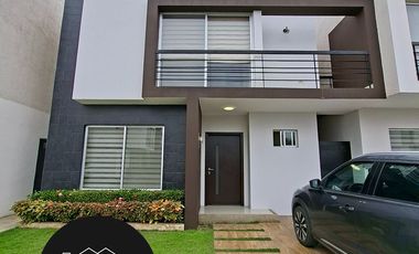 En Celessia Se Vende LInda Casa Semiamoblada con a/a; lámparas y cortinas de 3 dormitorios