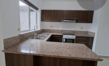 En Celessia Se Vende LInda Casa Semiamoblada con a/a; lámparas y cortinas de 3 dormitorios