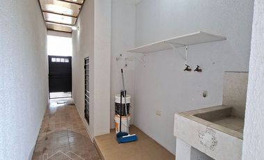 En Celessia Se Vende LInda Casa Semiamoblada con a/a; lámparas y cortinas de 3 dormitorios