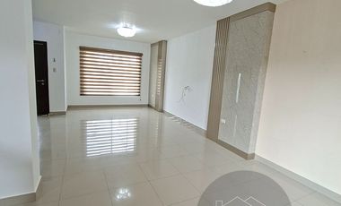 En Celessia Se Vende LInda Casa Semiamoblada con a/a; lámparas y cortinas de 3 dormitorios