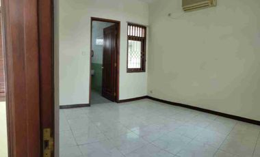 disewakan murah rumah siap huni Graha Famili