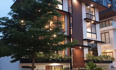 For Sale 5 Bedroom Brand New Mckinley West Village Taguig house for sale