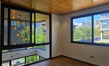 For Sale 5 Bedroom Brand New Mckinley West Village Taguig house for sale