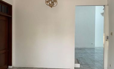 Disewakan rumah siap huni atau kantor  cipete jakarta selatan