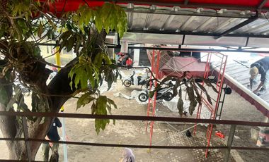 Dijual Cepat, Tempat Usaha di Lebak Bulus, lokasi jalan raya - Komersial, Harga MURAH