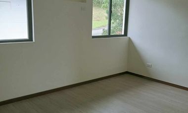 For Sale 2 Storey House & Lot 5BR in Sun Valley Estates Inarawan Antipolo Rizal. KSA