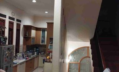 Dijual rumah di Dadali luas 300m² homey dan nyaman 2 lantai