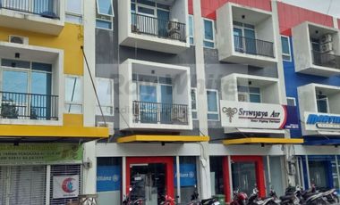 Ruko 3 Lantai Depan Lapangan Vatulemo Kantor Walikota Palu