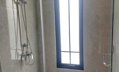 Rumah 2 Lt Modern Siap Huni di Cluster Summarecon Crowen Gading