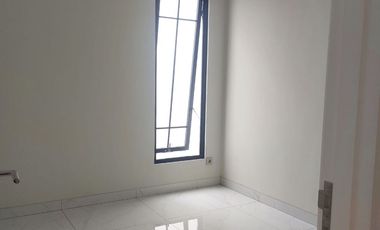 Rumah 2 Lt Modern Siap Huni di Cluster Summarecon Crowen Gading