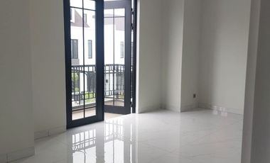 Rumah 2 Lt Modern Siap Huni di Cluster Summarecon Crowen Gading