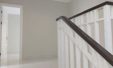 Rumah 2 Lt Modern Siap Huni di Cluster Summarecon Crowen Gading