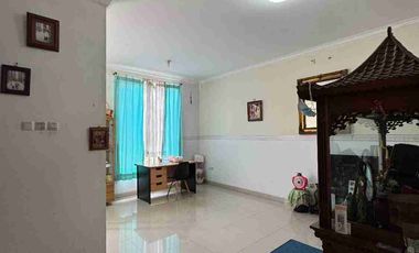 RUMAH SIAP HUNI 3 LANTAI PIK