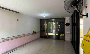 RUMAH SIAP HUNI 3 LANTAI PIK