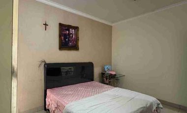 RUMAH SIAP HUNI 3 LANTAI PIK